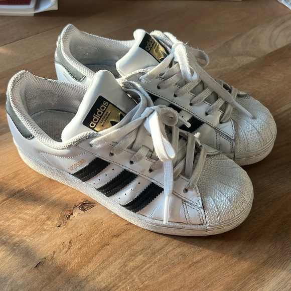 Adidas Superstars - Picture 1 of 7